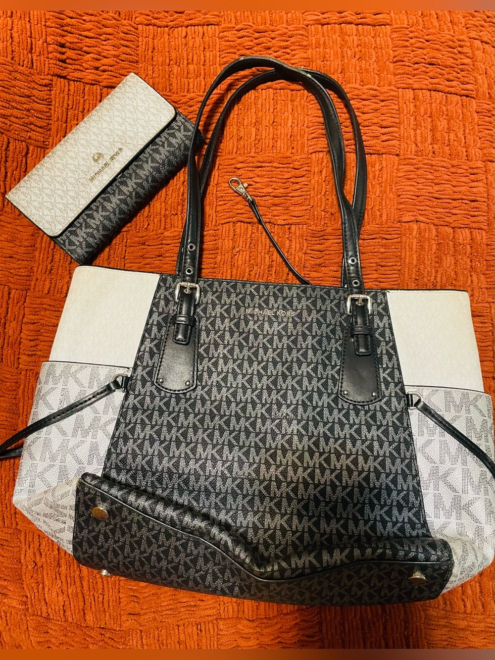 Source Unknown Black and White Logo Tote with Matching Wallet